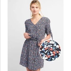 🆕‎ Gap Tie Sleeve Floral Dress